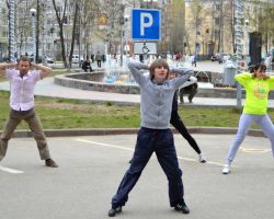 20.05.2013. "Утренняя зорька" у городской Администрации